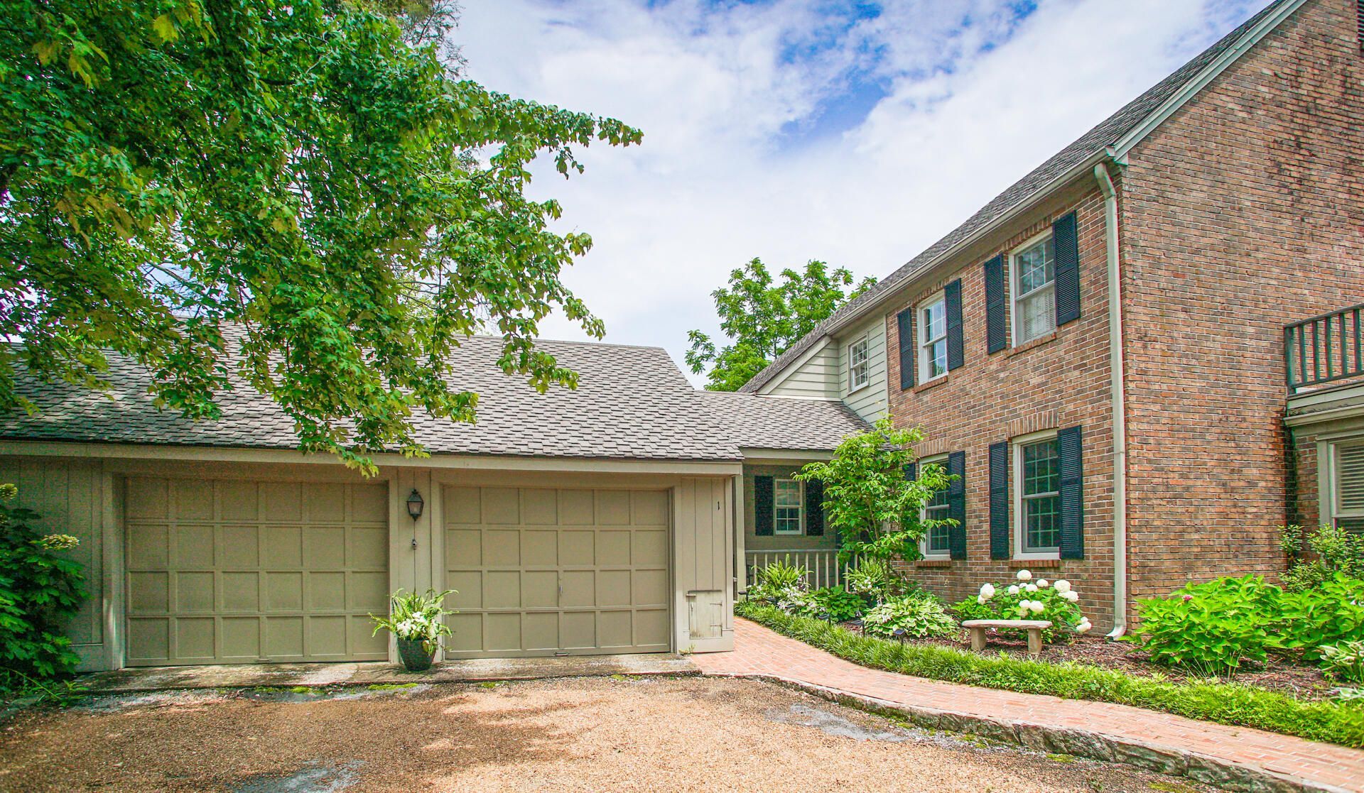 100 Scenic Highway, Lookout Mountain, TN 37350 Main Photo