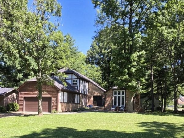 710 Apache Drive, Forsyth, IL 62535