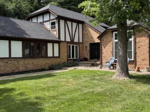 710 Apache Drive , Forsyth, IL 62535