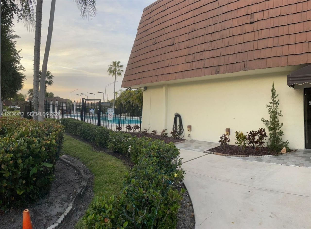 6130 NW 54th Ln , Unit 6130, Tamarac, FL 33319 Photo