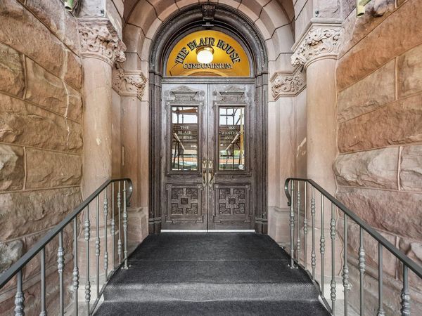 165 Western Avenue N, Unit 404, Saint Paul, MN 55102