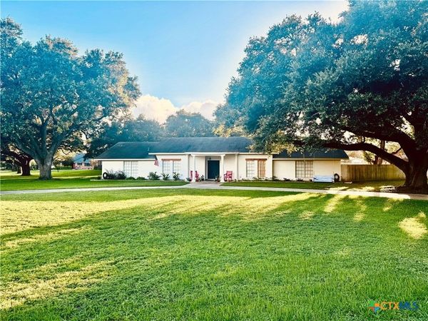 1 Circle Lane , Victoria, TX 77904