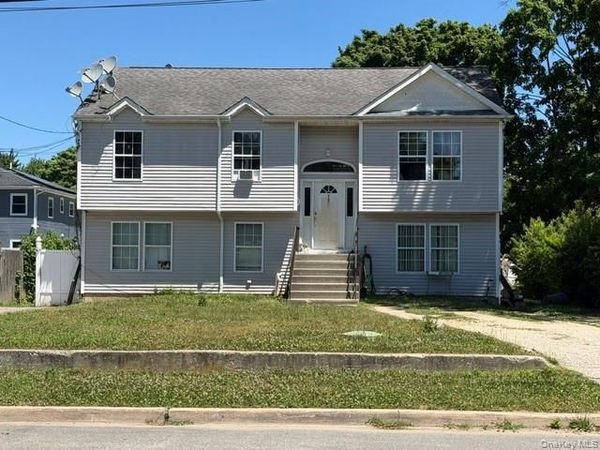 104 Jefferson Avenue , Wyandanch, NY 11798