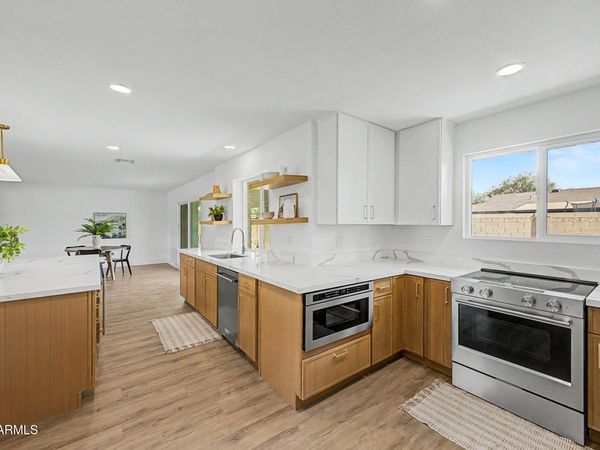 611 E ERIE Drive, Tempe, AZ 85282