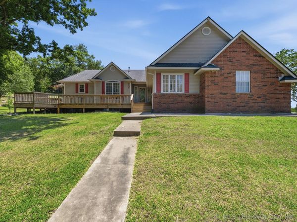 925 N Woodview Drive, Skiatook, OK 74070