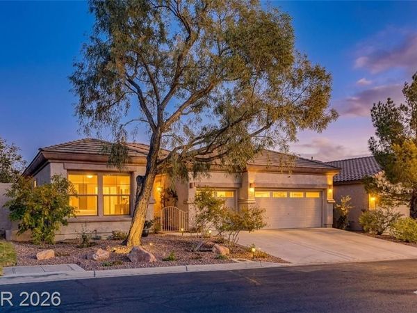 3290 Squire Street , Las Vegas, NV 89135