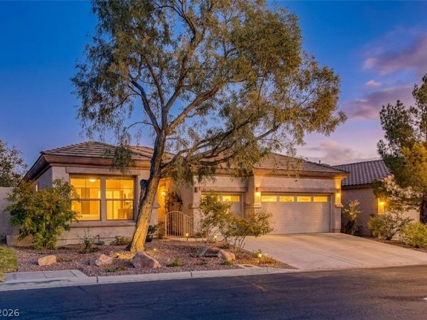 3290 Squire Street , Las Vegas, NV 89135