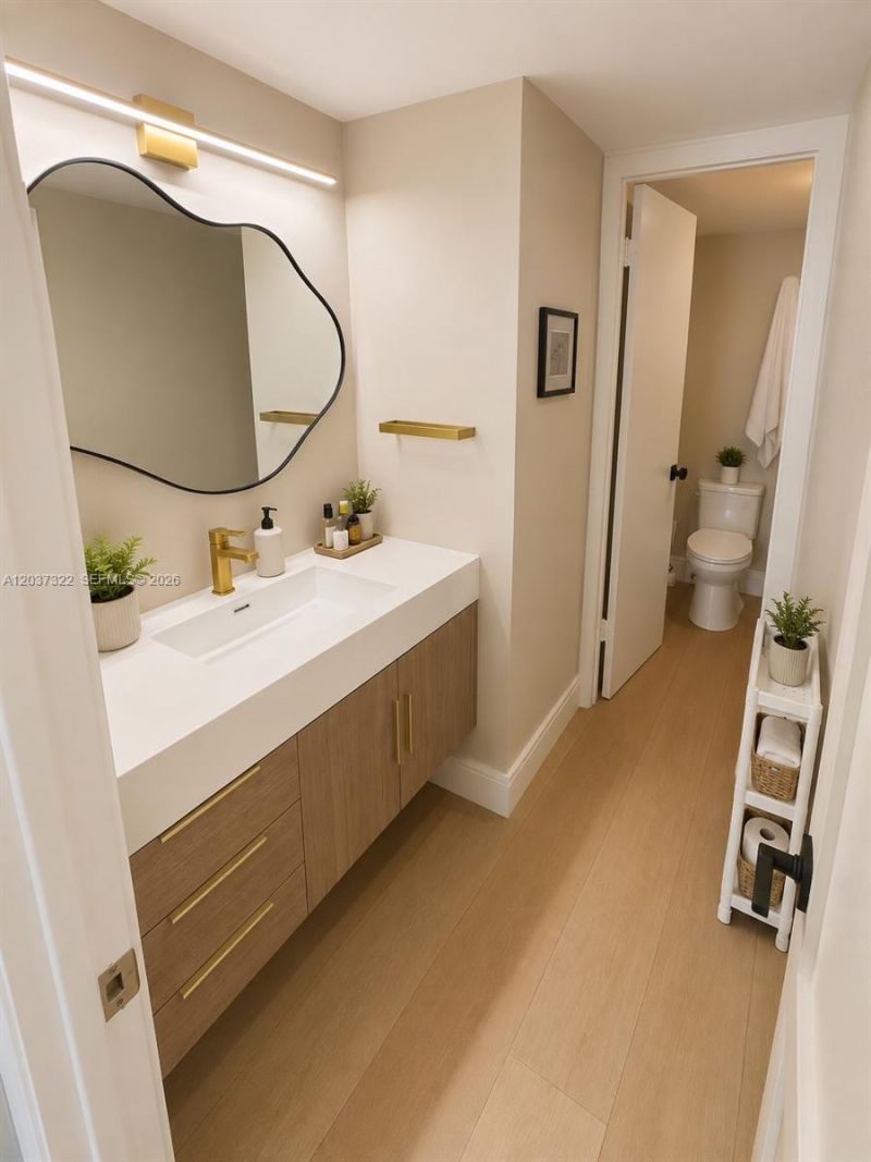 220 Washington Ave , Unit 5C, Miami Beach, FL 33139 Photo