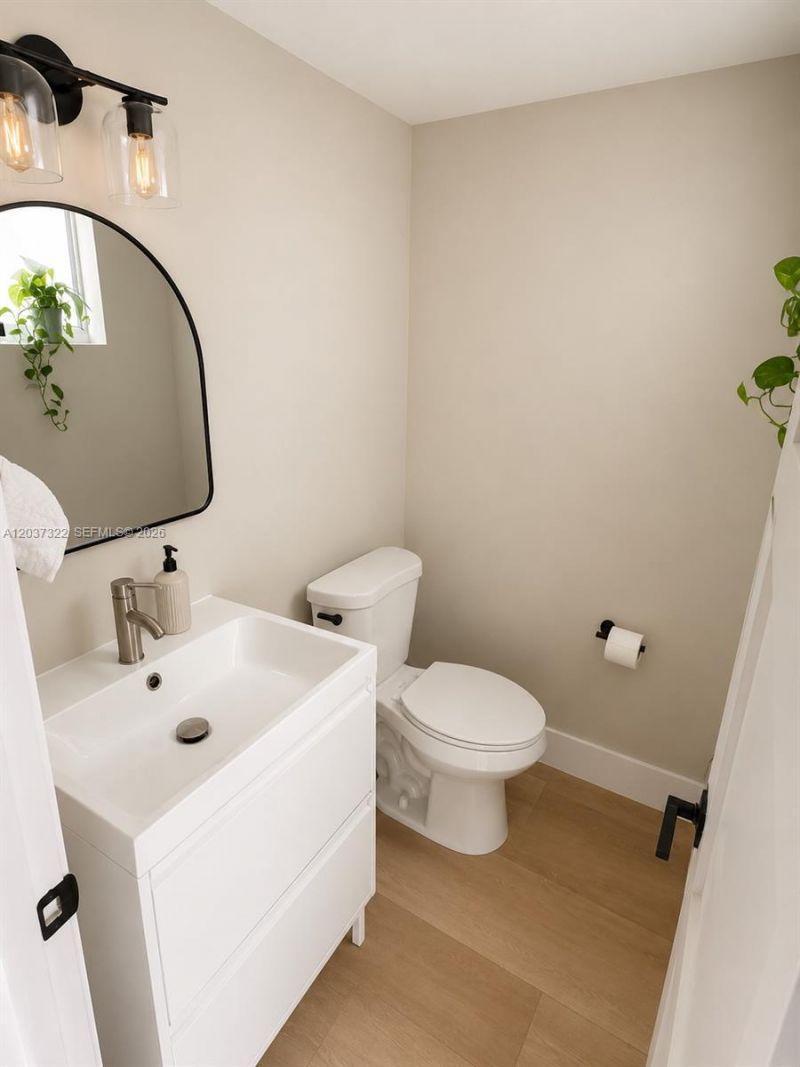 220 Washington Ave , Unit 5C, Miami Beach, FL 33139 Photo