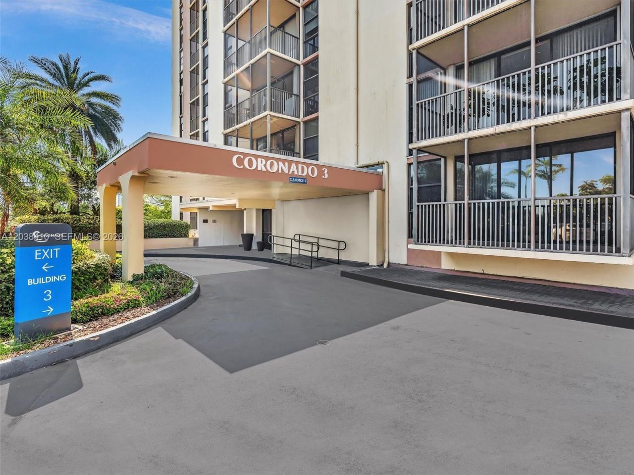 20379 W Country Club Dr , Unit 1437, Aventura, FL 33180 Photo