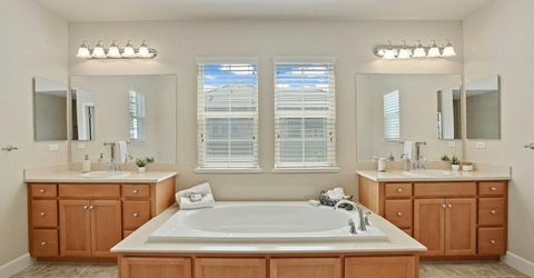 566 W Bonaventure Ave, Mountain House, CA 95391 Photo