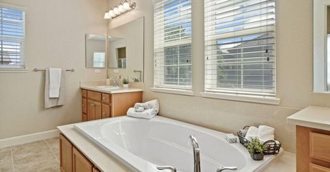 566 W Bonaventure Ave, Mountain House, CA 95391 Photo