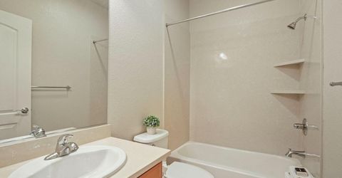 566 W Bonaventure Ave, Mountain House, CA 95391 Photo