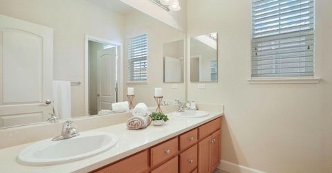 566 W Bonaventure Ave, Mountain House, CA 95391 Photo