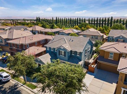 566 W Bonaventure Ave, Mountain House, CA 95391 Photo