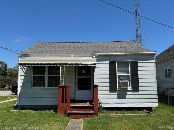 2097 E McLean Avenue , Burton, MI 48529