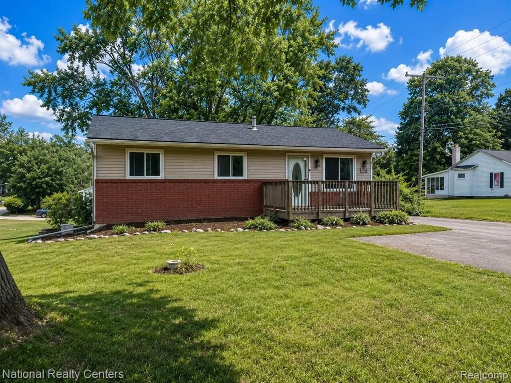 5611 Blackmoor Street, Commerce Township, MI 48382 Main Photo