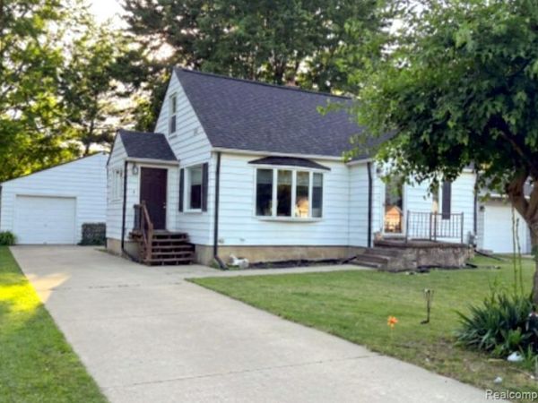 2273 Covert Road , Burton, MI 48509