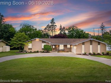 25551 KILREIGH Drive, Farmington Hills, MI 48336