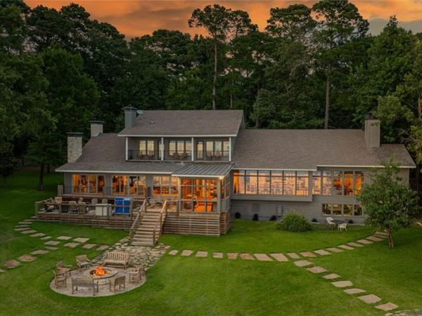 582 Windy Point Drive , Mount Vernon, TX 75457