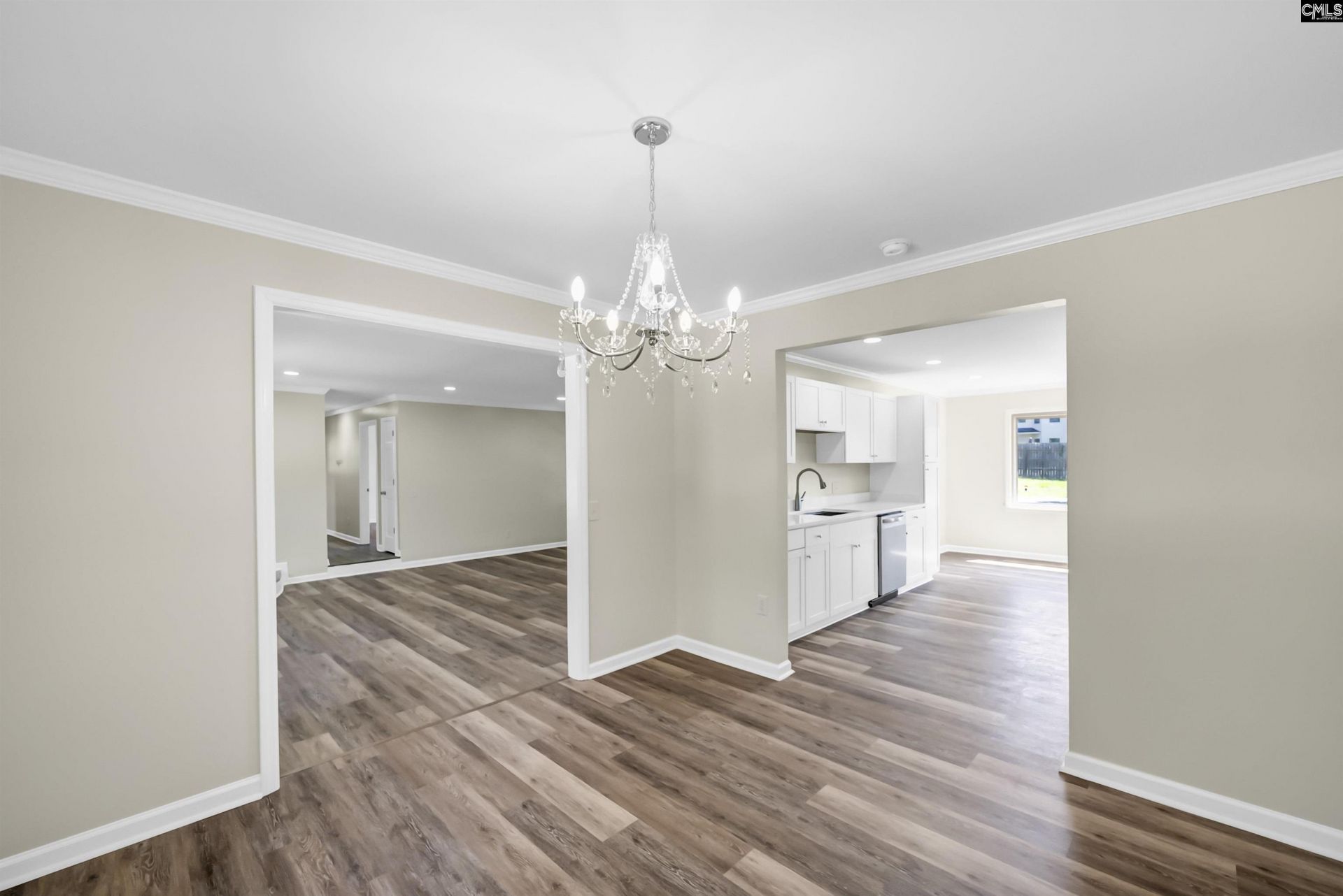 318 Rollingwood  Photo 13