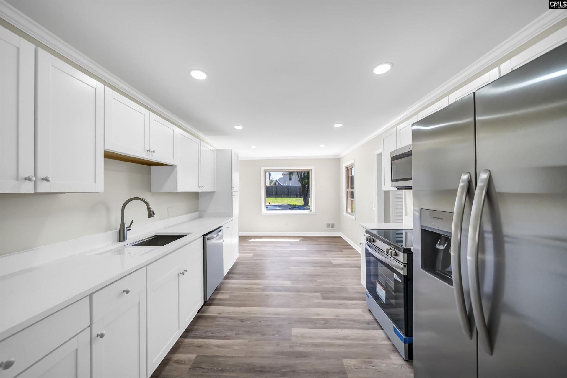 318 Rollingwood  Photo 14