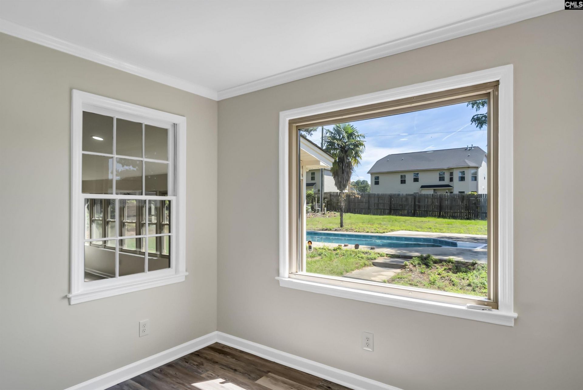 318 Rollingwood  Photo 18