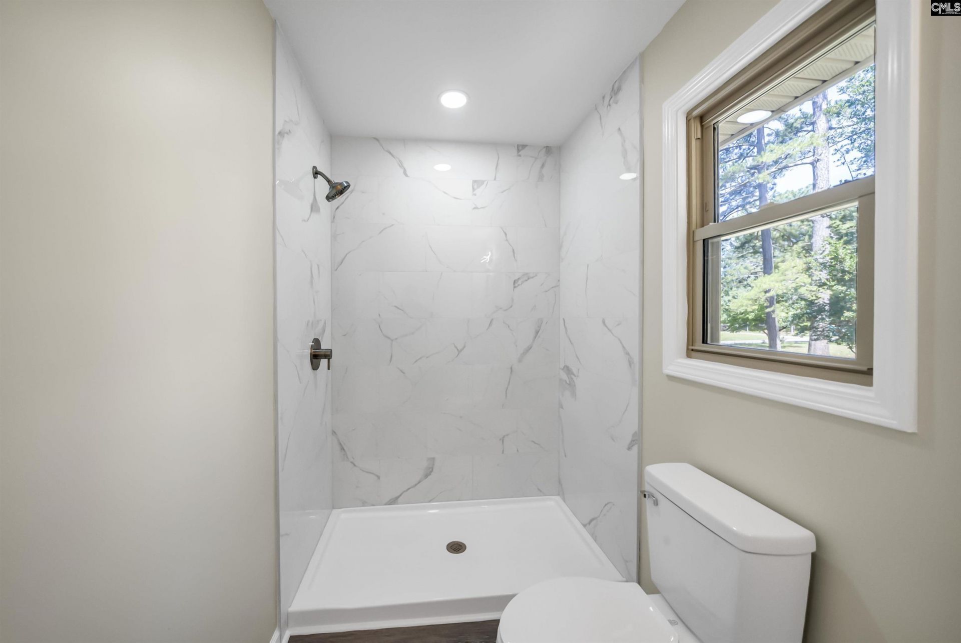 318 Rollingwood  Photo 23