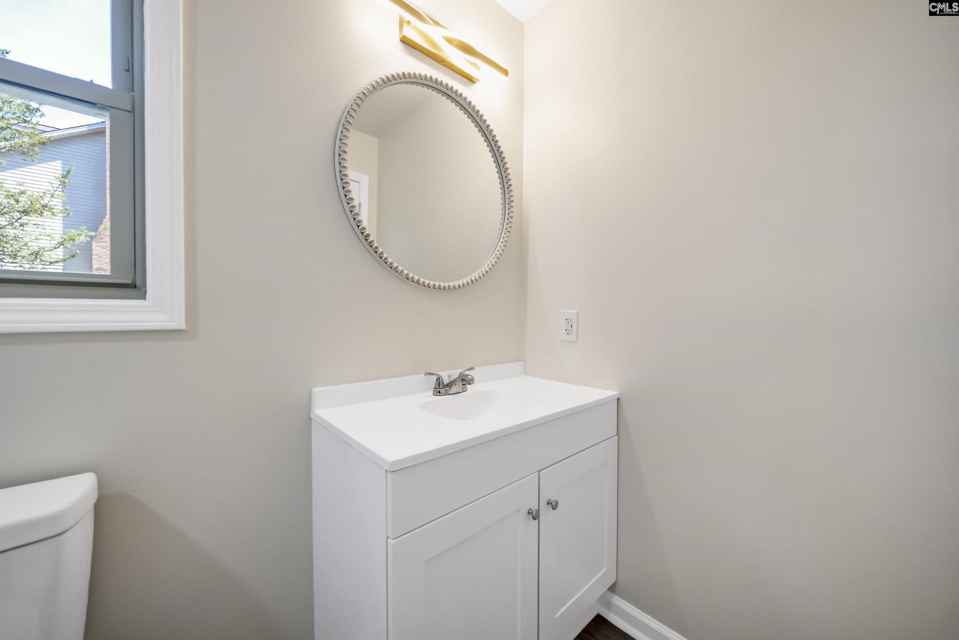 318 Rollingwood  Photo 24
