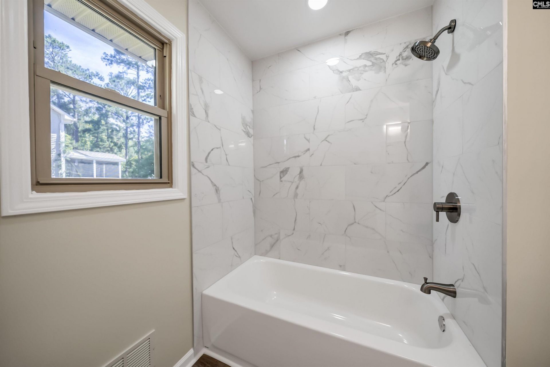318 Rollingwood  Photo 29