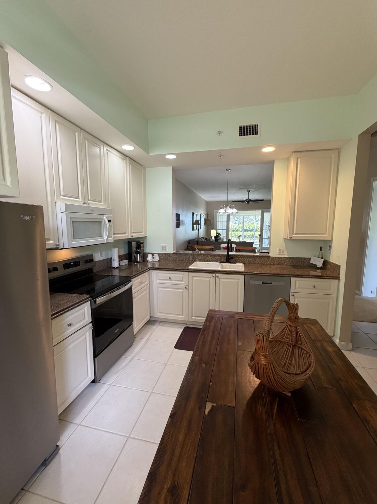38 E Harbour Isle Dr Drive E, Unit 106, Fort Pierce, FL 34949 Photo