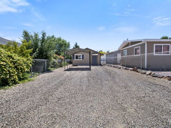 407 1st St N, Marsing, ID 83639