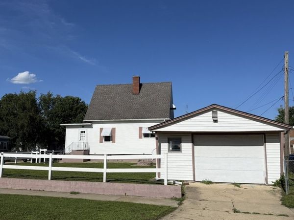 203 E 4th Street, Depue, IL 61322