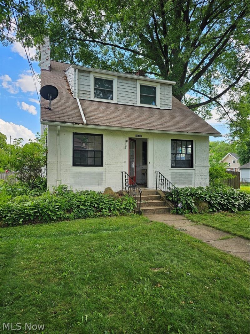 1624 Preston Avenue , Akron, OH 44305 Main Photo