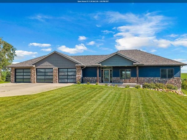 1862 135TH ST, Larchwood, IA 51241
