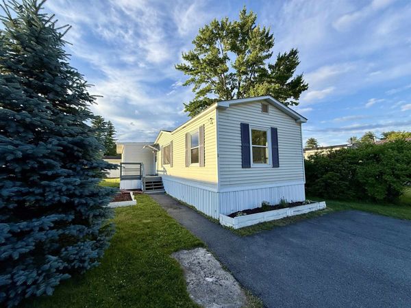 8 South Emperor Drive, Concord, NH 03303