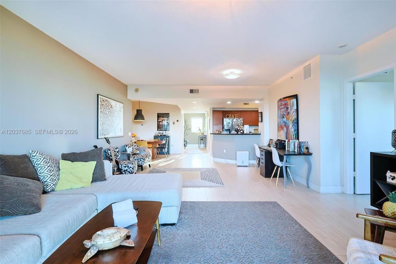 15051 Royal Oaks Ln, Unit 401, North Miami, FL 33181 Photo
