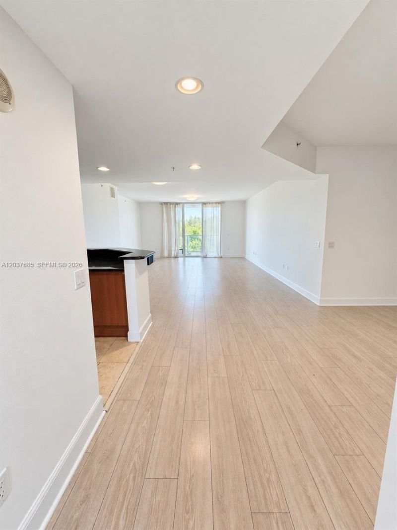 15051 Royal Oaks Ln, Unit 401, North Miami, FL 33181 Photo