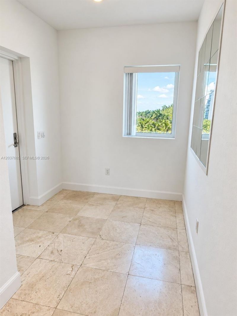 15051 Royal Oaks Ln, Unit 401, North Miami, FL 33181 Photo