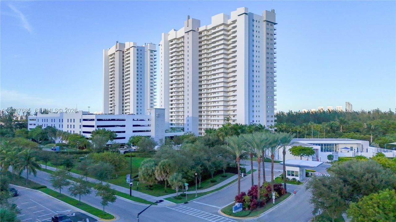 15051 Royal Oaks Ln, Unit 401, North Miami, FL 33181 Photo