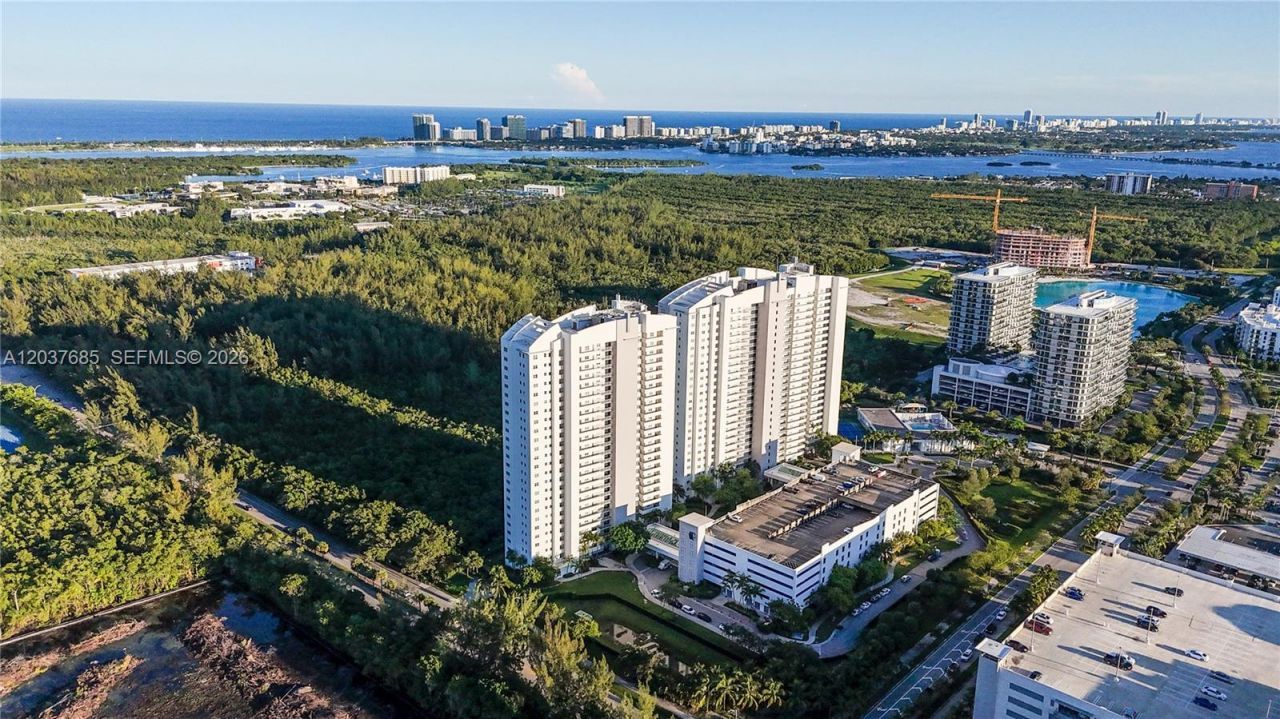 15051 Royal Oaks Ln, Unit 401, North Miami, FL 33181 Photo