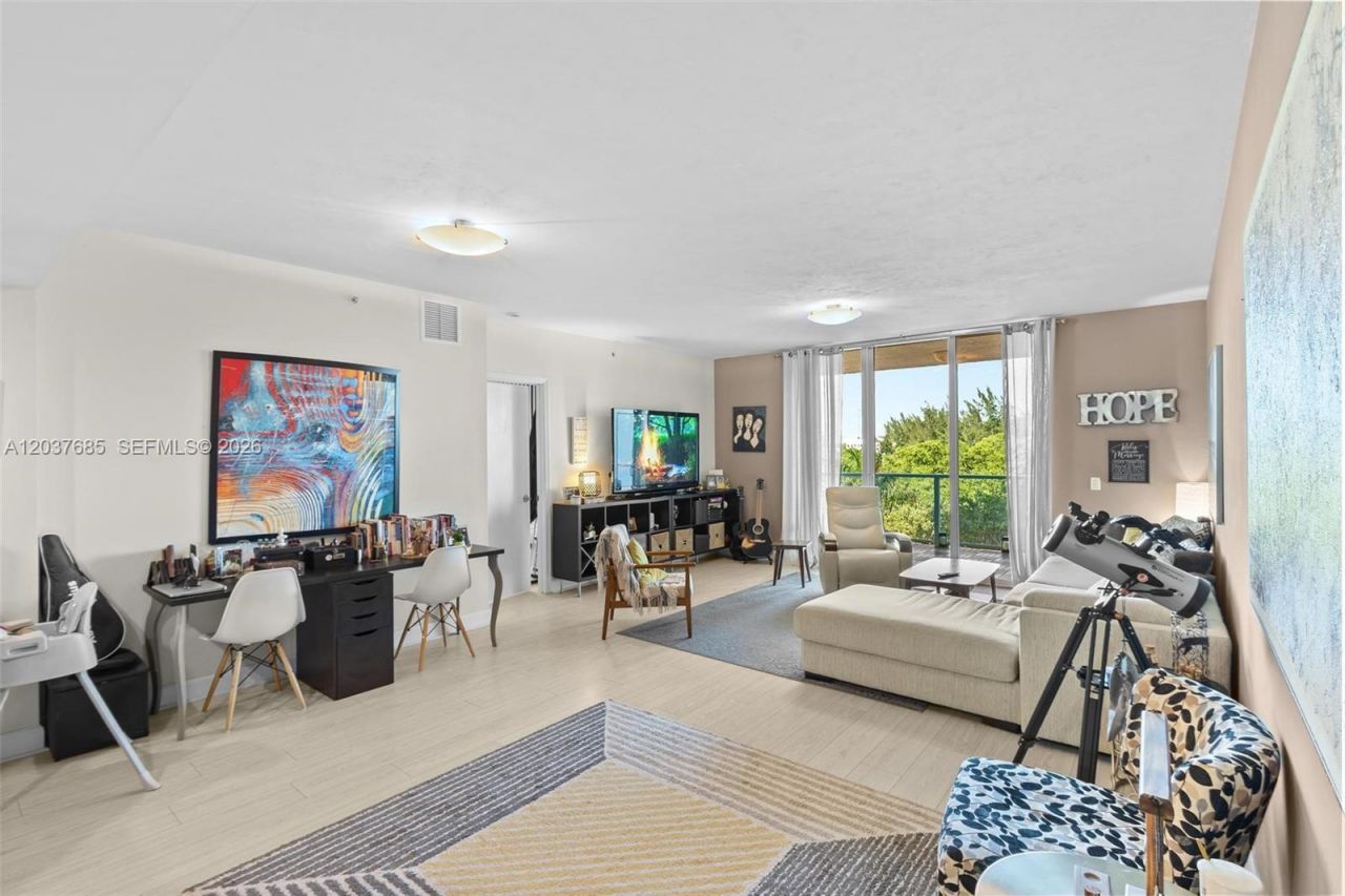 15051 Royal Oaks Ln, Unit 401, North Miami, FL 33181 Photo