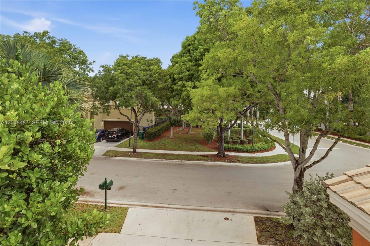 4813 SW 155th Ter, Miramar, FL 33027 Photo