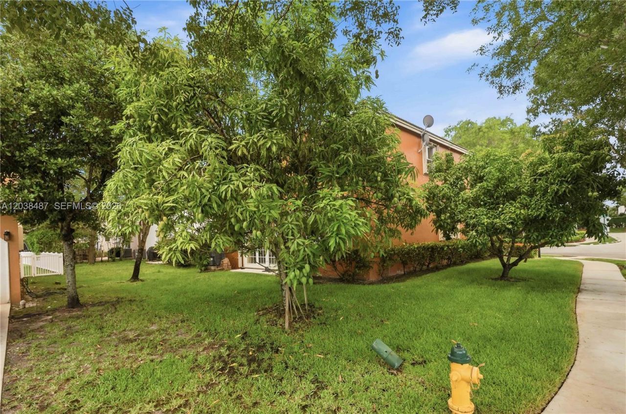 4813 SW 155th Ter, Miramar, FL 33027 Photo
