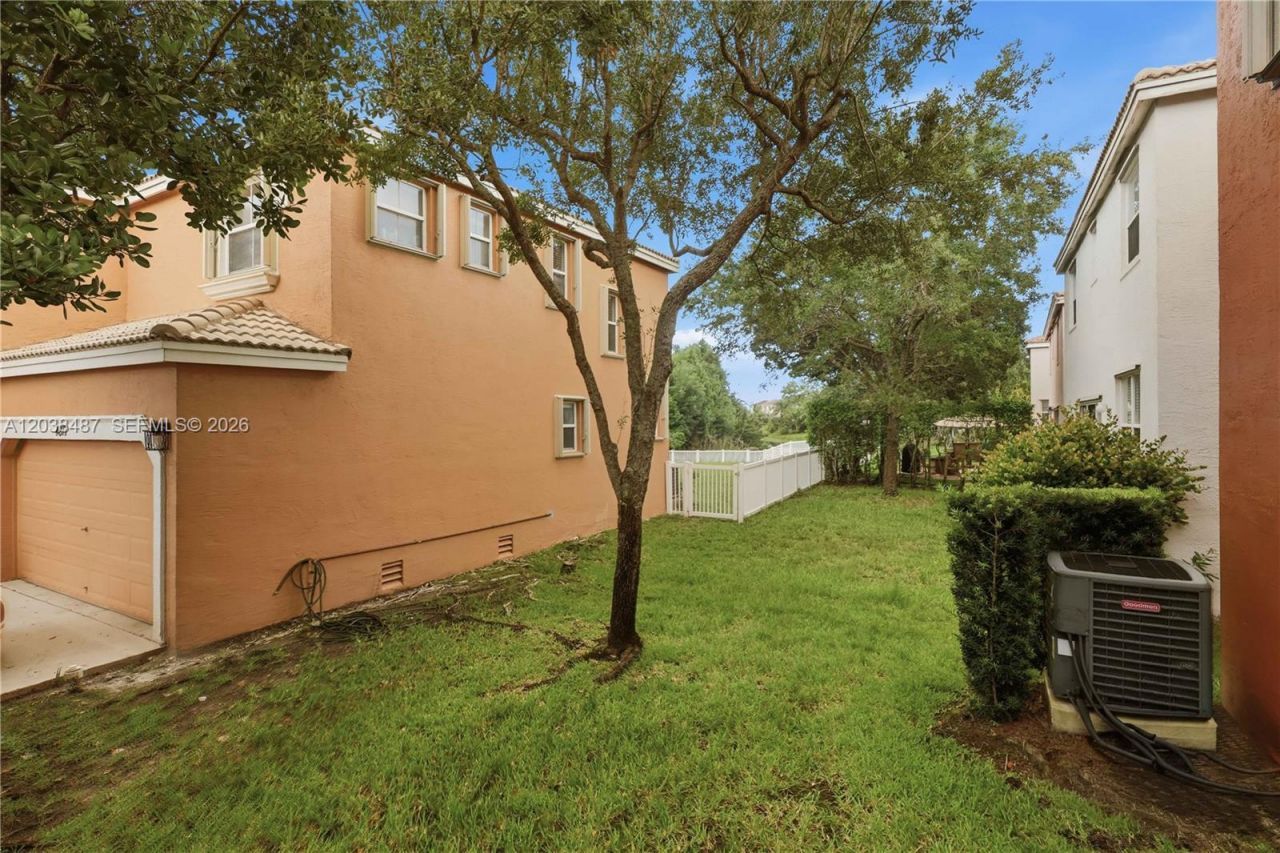 4813 SW 155th Ter, Miramar, FL 33027 Photo