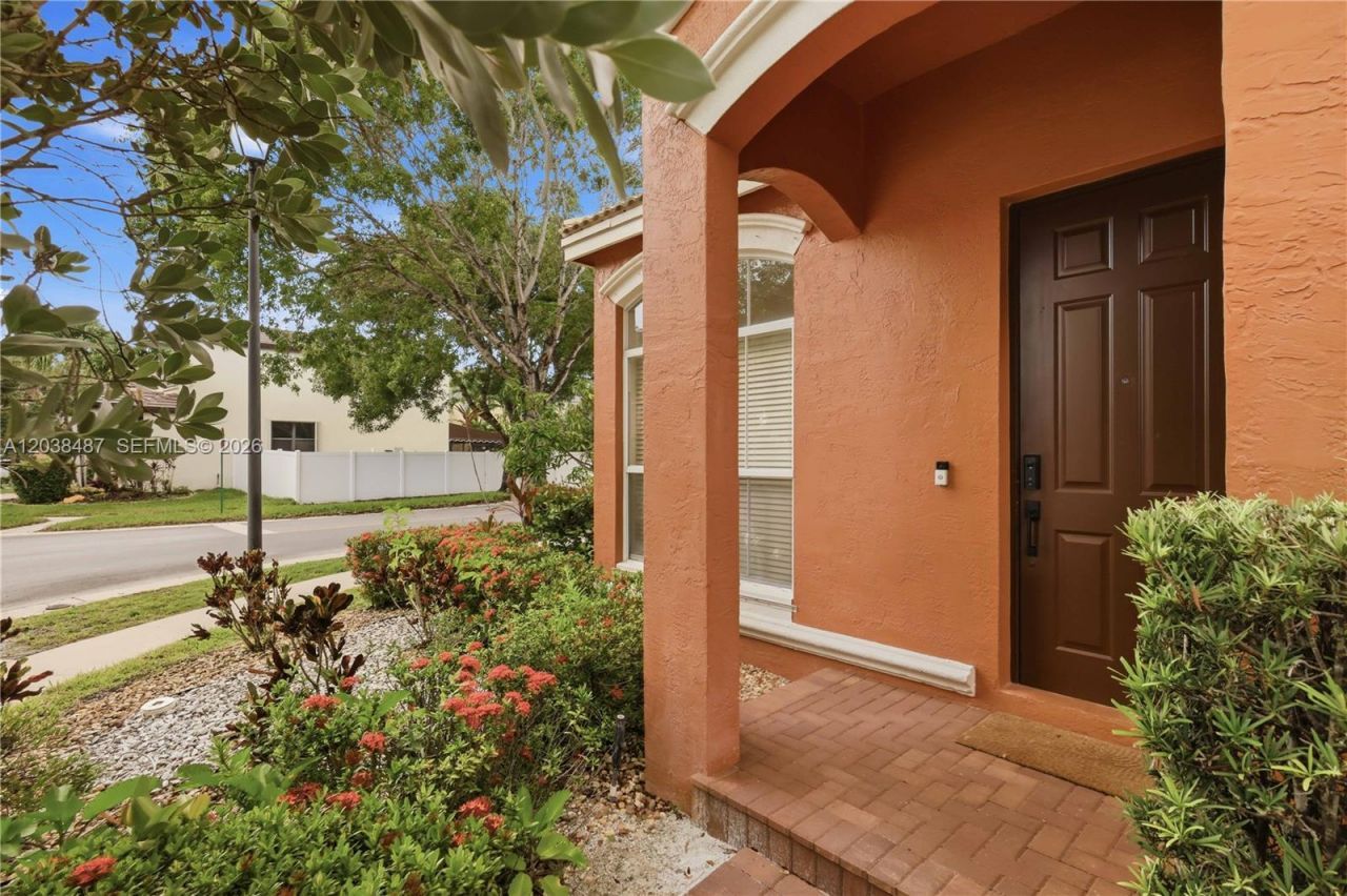 4813 SW 155th Ter, Miramar, FL 33027 Photo
