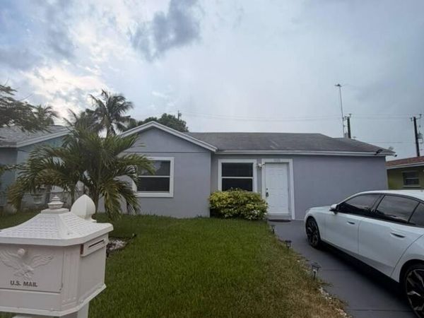 905 S L Street, Lake Worth Beach, FL 33460