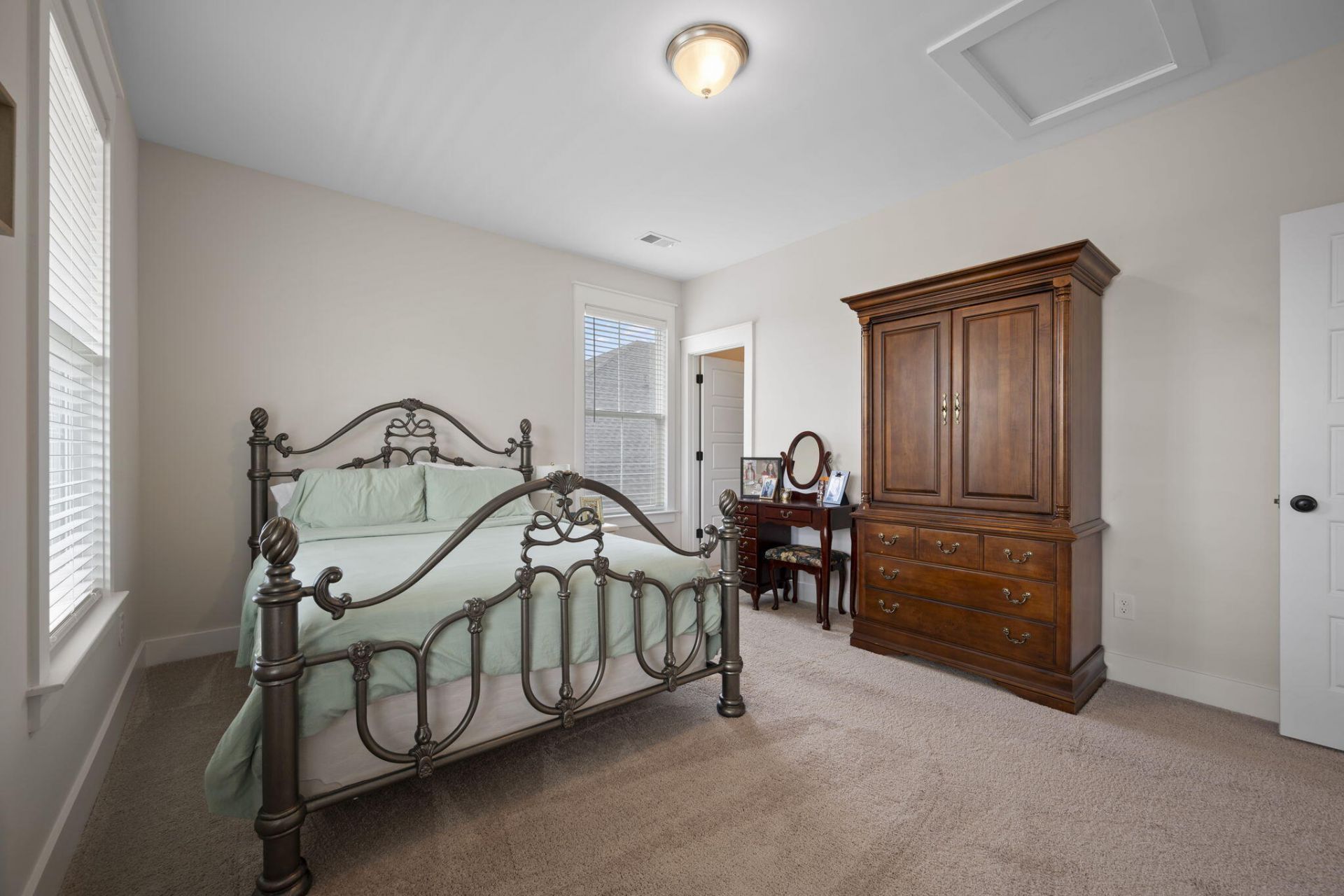 118 Backhurst Drive Photo 45
