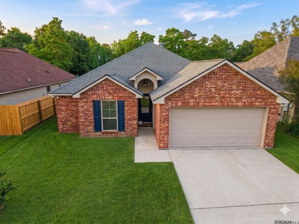 11561 Mary Lee Dr, Denham Springs, LA 70726