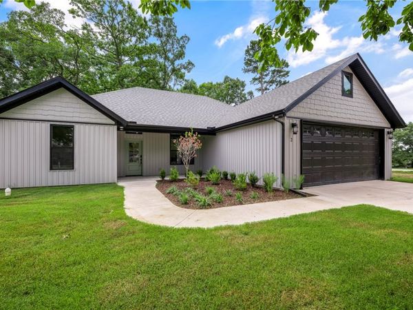2 Hillcrest Drive, Holiday Island, AR 72631